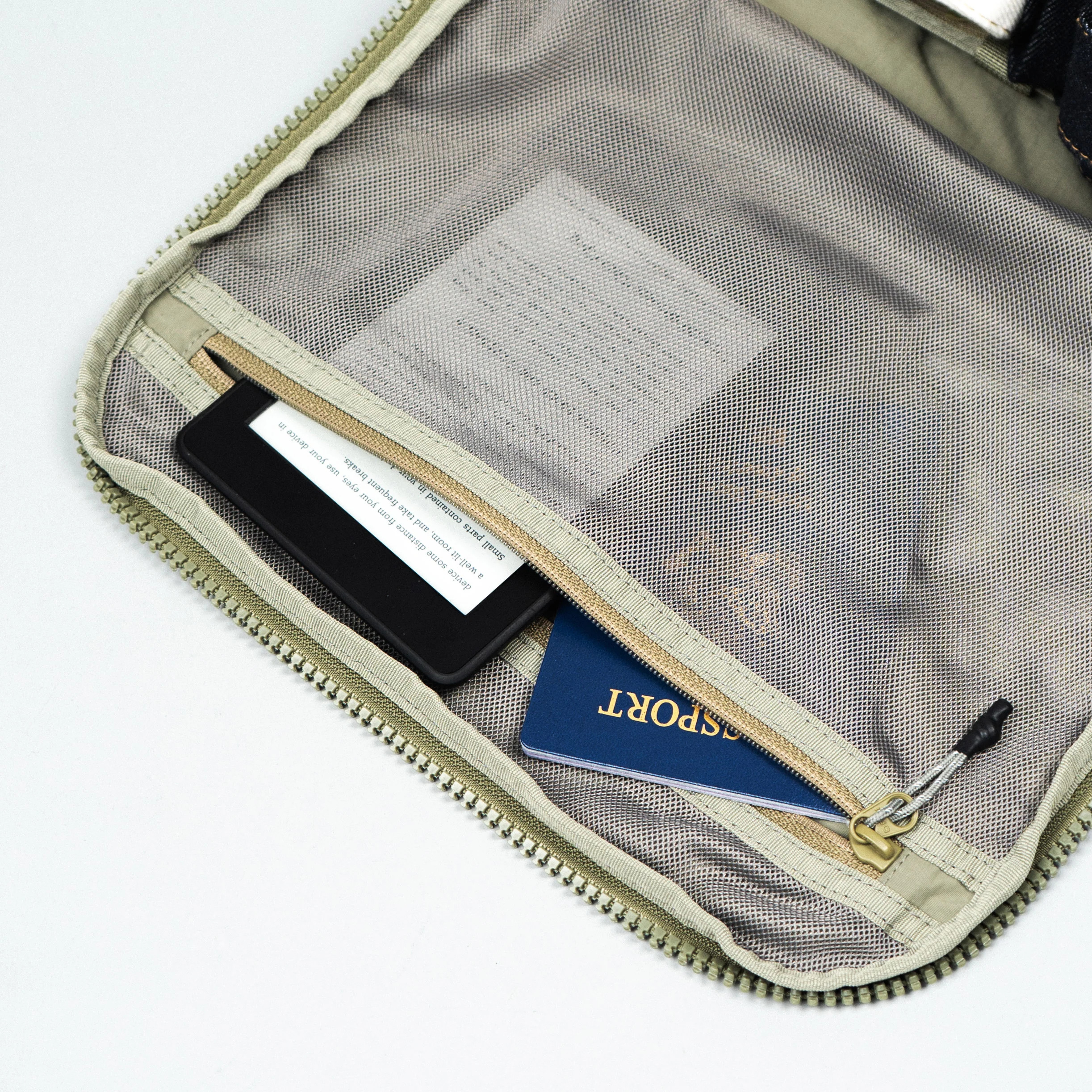 Summit Duffle Medium - Image 4