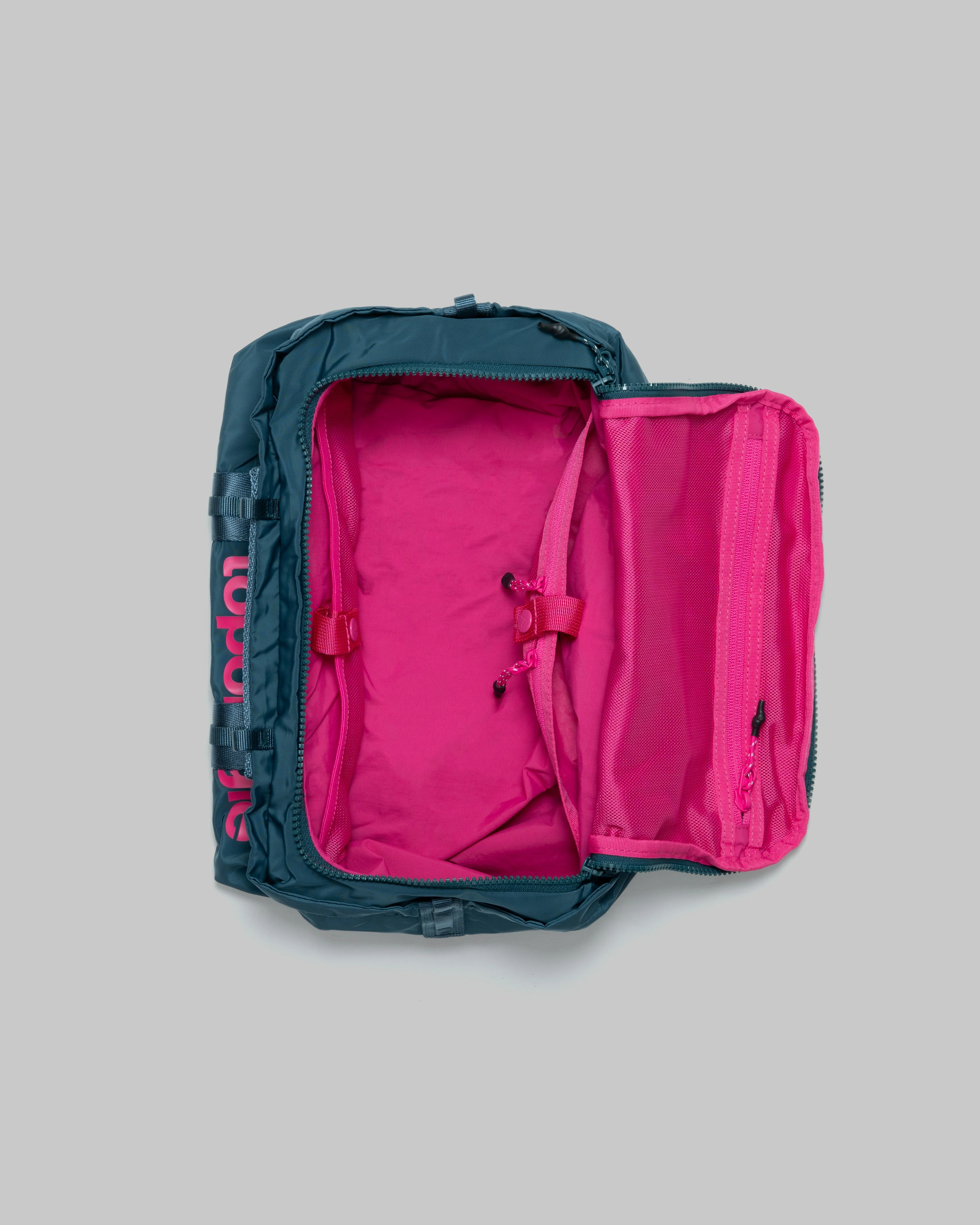 Summit Duffle Small - Image 24