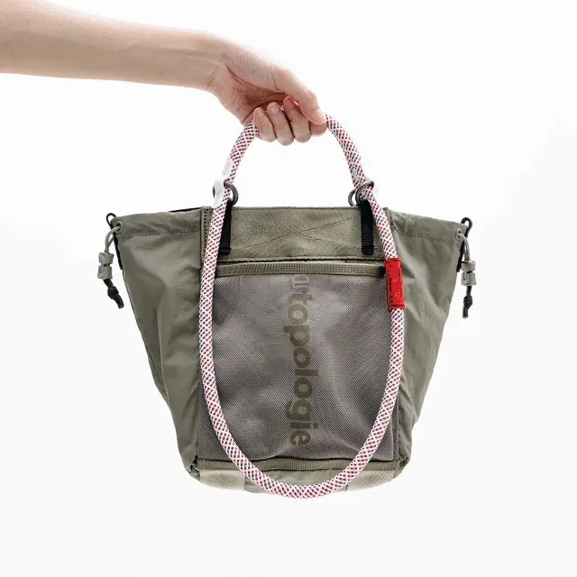 Summit Tote Small - Image 2